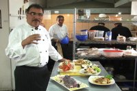 El Chef Mario Campos nos preparó sus afamadas delicias culinarias del mar.