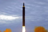 Corea del Norte nuevamente aumenta las tensiones geopolíticas, lanzando un misil que sobrevuela territorio japonés antes de caer al mar.