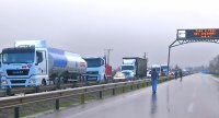 Camioneros del sur advierten al gobierno que no seguirán circulando si no se pone fin a atentados en la Araucanía.
