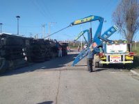 Puerto San Antonio aplicó con éxito el Servicio de Habilitación de Vías tras volcamiento de camión en rotonda Curicó