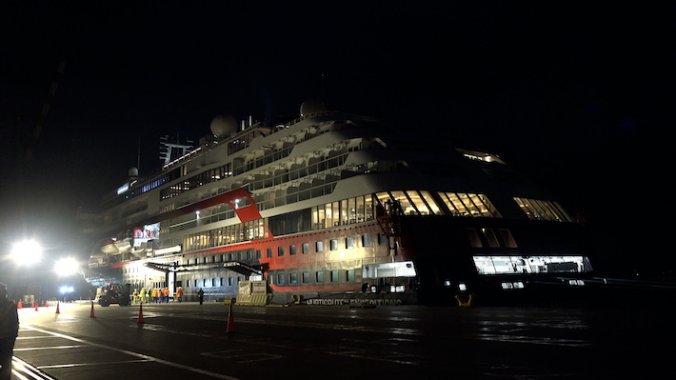 Con el arribo de la nave de bandera noruega Roald Amundsen a Terminal Pacífico Sur, culminó en Valparaíso la temporada de cruceros 2021-2022