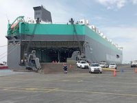 Ian Taylor en Ecuador agencia la M/N más grande que ha llegado al puerto de Manta