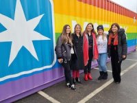 Colsa participa de la llegada del contenedor multicolor que celebra la diversidad
