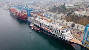 El crucero Oosterdam, una de las joyas de Holland América, arribó por primera vez a Valparaíso.