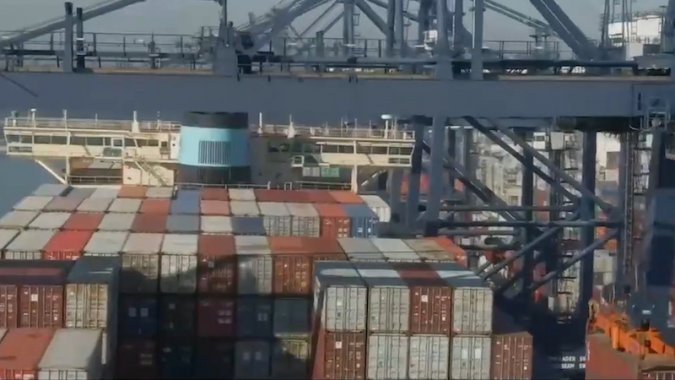 Transportistas se suman a las críticas al poder judicial por fallo que dejó libre a autores de robo en puerto San Antonio.