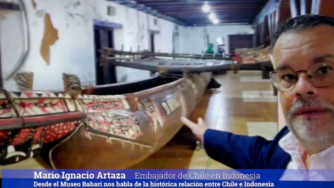 El embajador de Chile en Indonesia, Mario Ignacio Artaza nos muestra el Museo Bahari