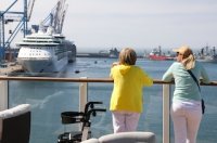 Doble recalada de cruceros en Valparaíso: Uno propulsado por GNL y otro en viaje de 9 meses