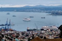 Viking Jupiter y Pacific World cierran semana de dos dobles recaladas de cruceros con cerca de 9 mil visitantes en Puerto Valparaíso