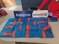 Aduana de Antofagasta descubre a pasajera con 17 ladrillos de cocaína marcados con logos de “Dragon Ball”