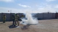 Bomberos de Arica capacitan a 100 trabajadores del Terminal Puerto Arica en prevención y control de incendios