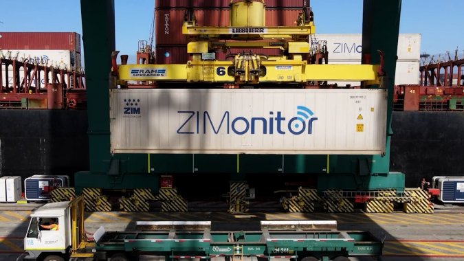 DP World San Antonio inaugura temporada de exportación de cerezas 2025-202