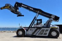 DP World inaugura en Lirquén 1° grúa “Reach Stacker” porta contenedores eléctrica de Chile DP World inaugura en Lirquén 1° grúa “Reach Stacker” porta contenedores eléctrica de Chile