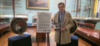 Museo Marítimo Nacional recibe histórica placa francesa en homenaje al Combate Naval de Iquique y a marinos caídos en la “Esmeralda”
