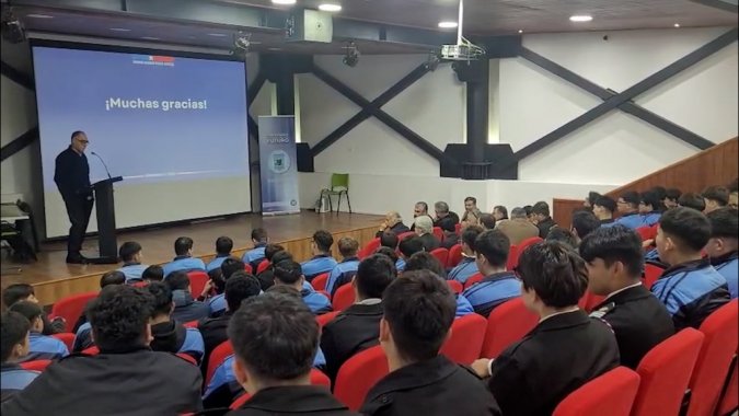 Desempleo y falta de prácticas profesionales en la marina mercante.