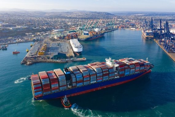 Puerto San Antonio supera los 11,8 millones de toneladas transferidas en el primer semestre y alcanza antes de lo previsto el millón de TEU